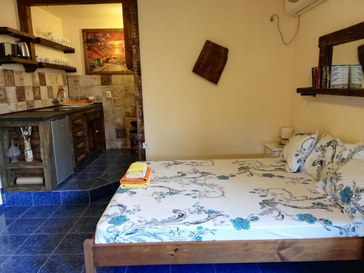 Guest House Fanny Sinemoretz Bagian luar foto