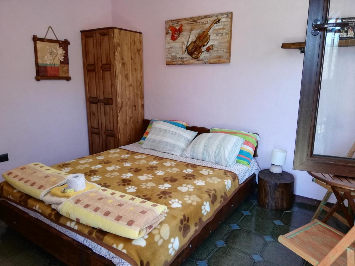 Guest House Fanny Sinemoretz Bagian luar foto