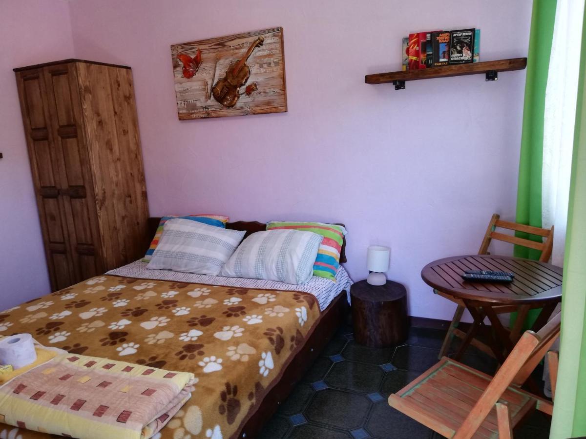 Guest House Fanny Sinemoretz Bagian luar foto