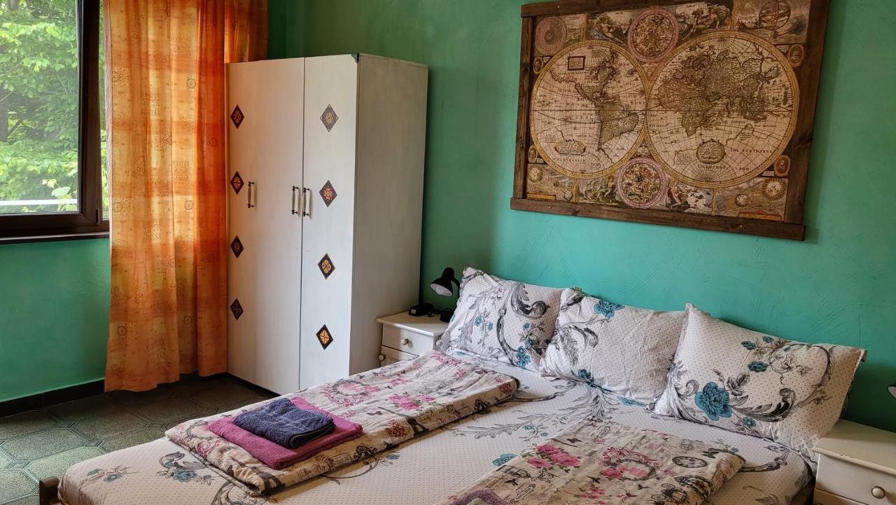 Guest House Fanny Sinemoretz Bagian luar foto
