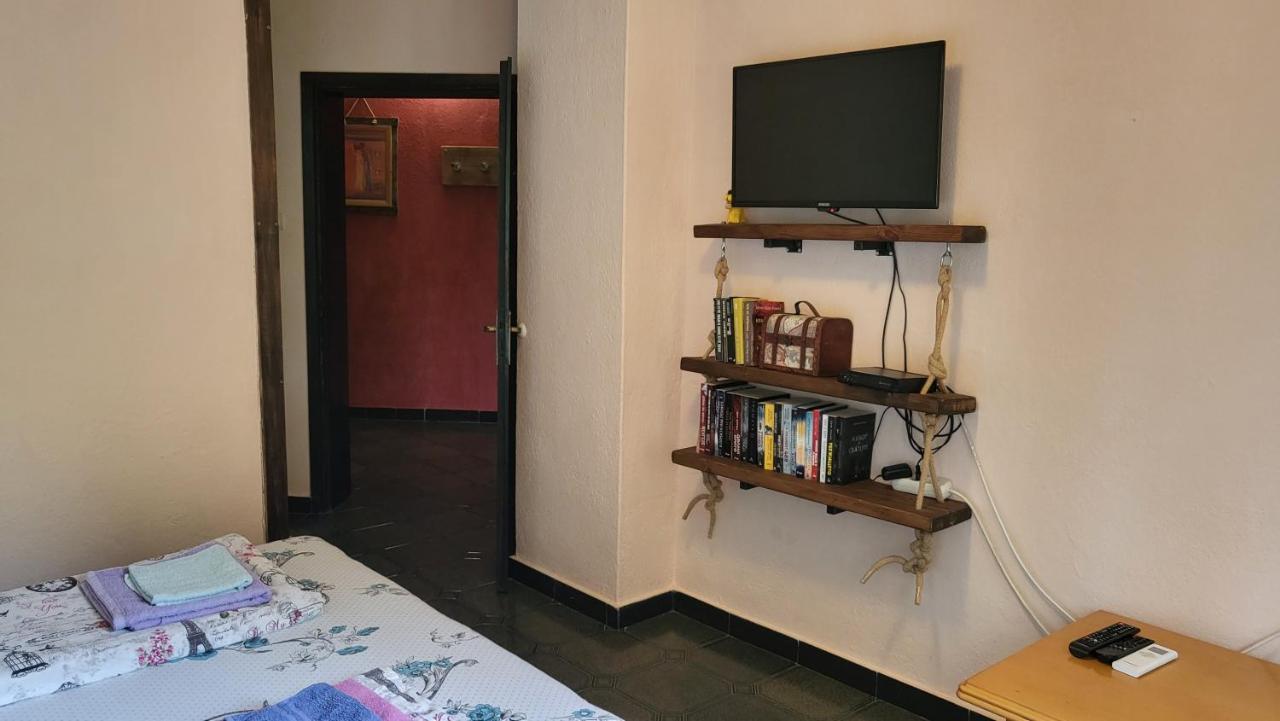 Guest House Fanny Sinemoretz Bagian luar foto